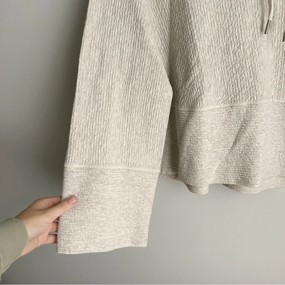Lululemon Retreat Yourself Pullover
Heathered Light Ivory - Picture 5 of 8
